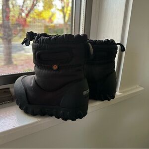 BOGS Kids Black Snow Boots